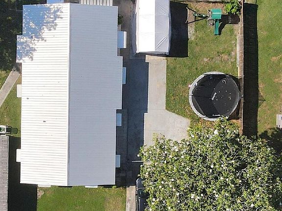 4th image of 2828 SE 21st Court