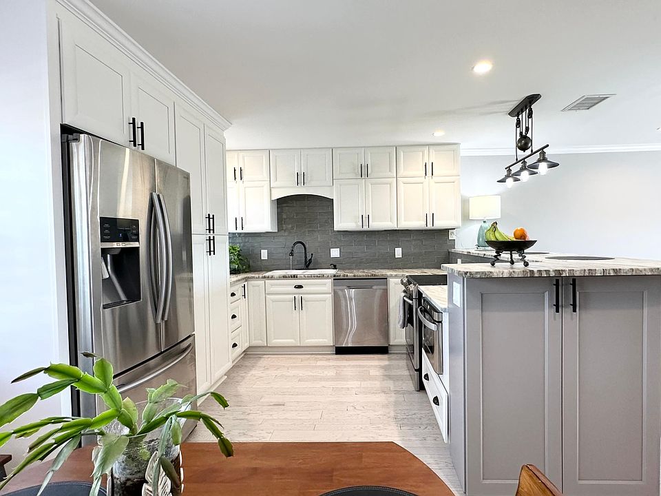 Kitchen & dining room