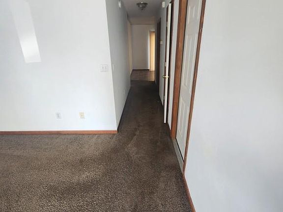 2nd image of 1122 SW Ephraim Dr #1122
