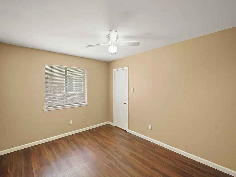 3714 Embarcadero Dr — Photo 9
