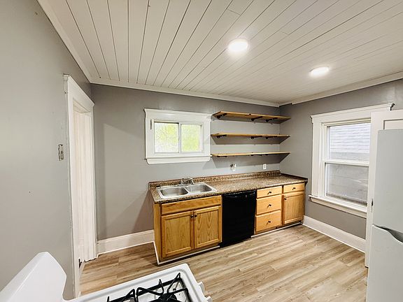 5th image of 4123 Stickney Ave