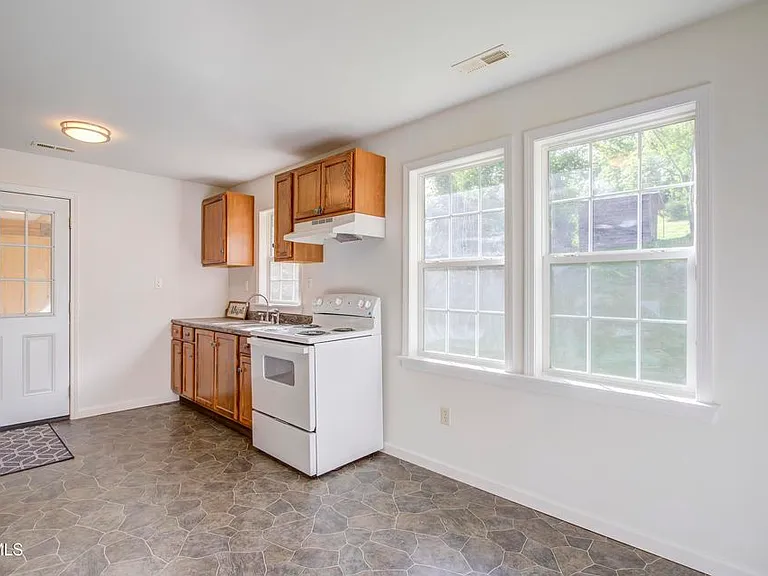 2540 Volunteer Pkwy — Photo 20