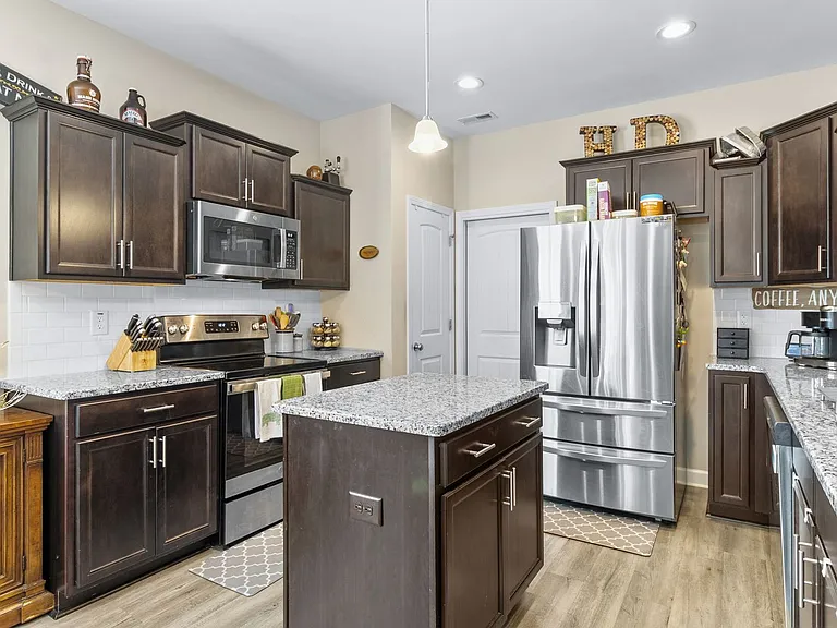 50 Basswood Ct — Photo 12