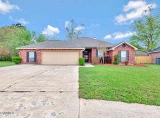 138 Woodstock Dr, Youngsville, LA 70592