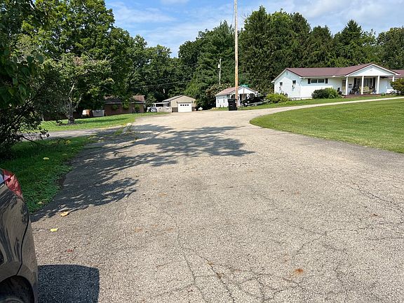 5th image of 905 Mardec St