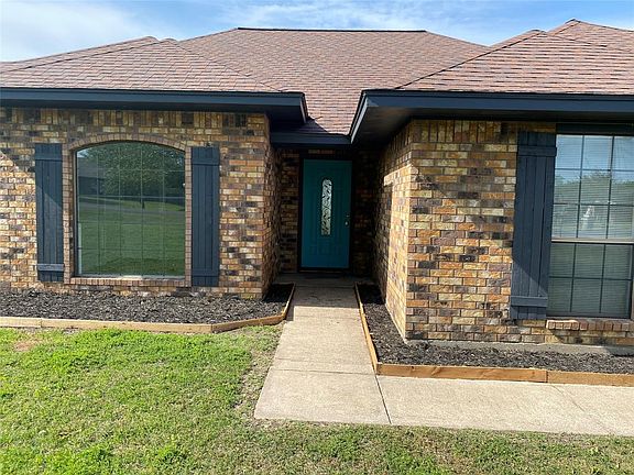 4th image of 818 Rachelle Dr