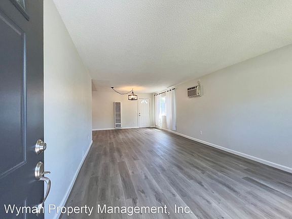 3rd image of 342 Underhill Dr