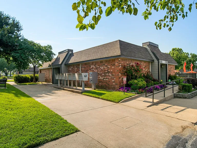 Brookwood on 86th - Move-In Today and Receive a $500 Visa Gift Card! — Photo 56