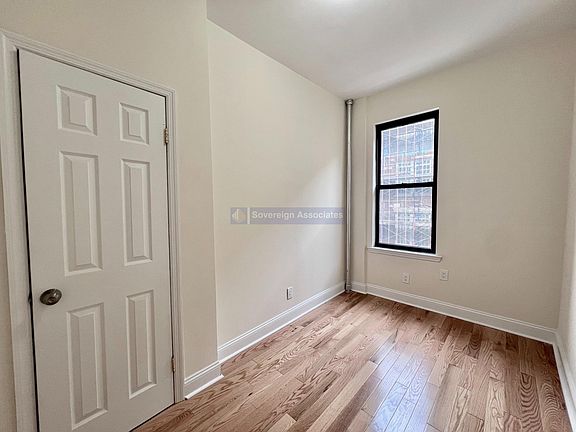 5th image of 300 Fort Washington Ave APT 1H