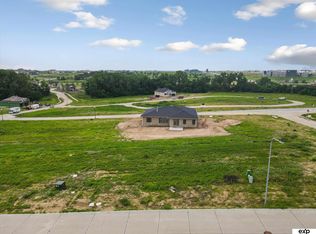 20125 U St, Omaha, NE 68135