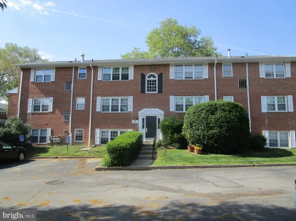 808 South Ave APT F5, Secane, PA 19018