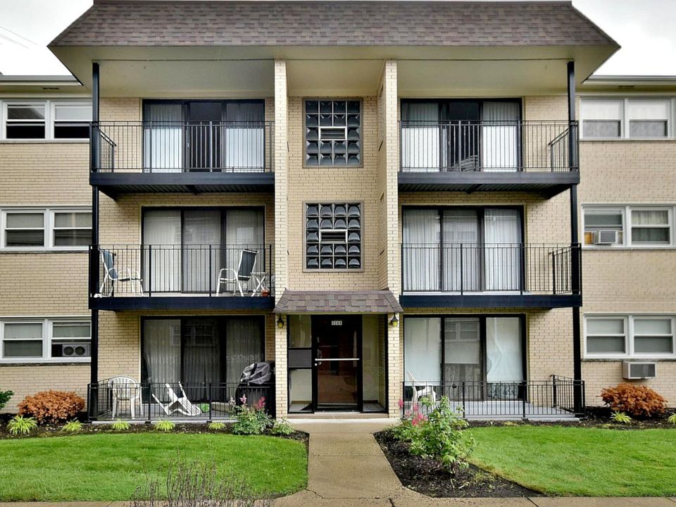 1st image of 6549 N Harlem Ave APT 3E