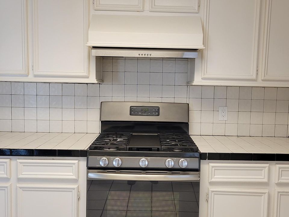 GAS STOVE