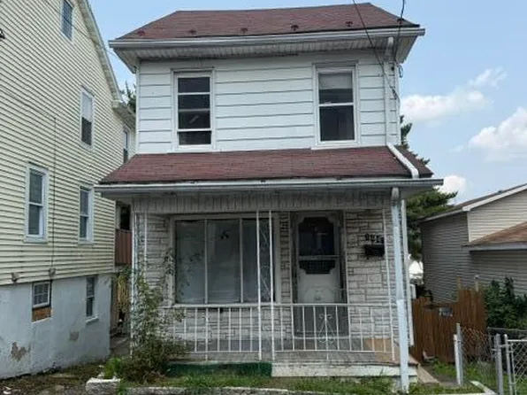 1441 Hemlock St, Coal Township, PA 17866
