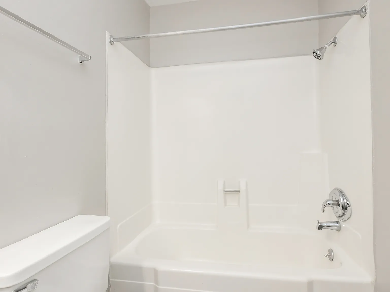 Meadowbrook Apartments — Photo 4