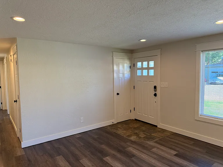 451 Hrubetz Rd SE — Photo 5