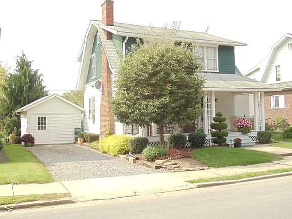 2nd image of 330 Lowe St S