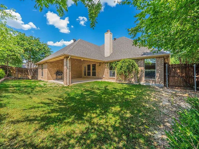 109 Chateau Dr — Photo 26