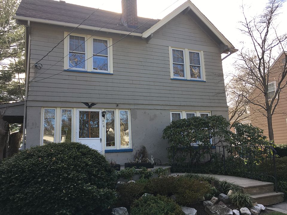 3 bedroom house near train station