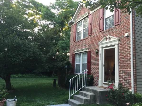 8900 Papillon Dr, Ellicott City, MD 21043