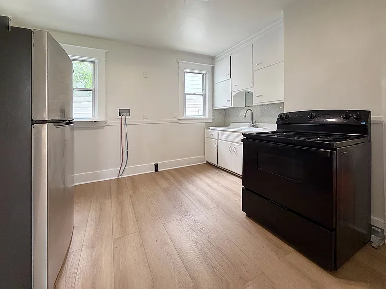 250 Elm St #1 — Photo 12