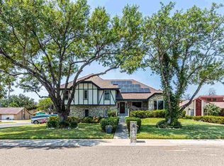 102 Colorado Cir, Laredo, TX 78041