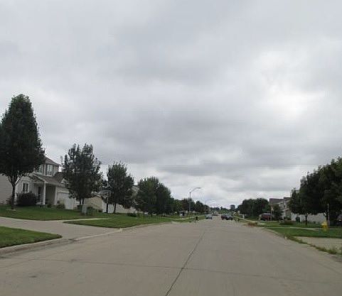 2nd image of 560 SE Prairie Park Ln