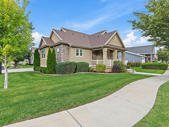 3rd image of 664 S Silver Leaf Dr