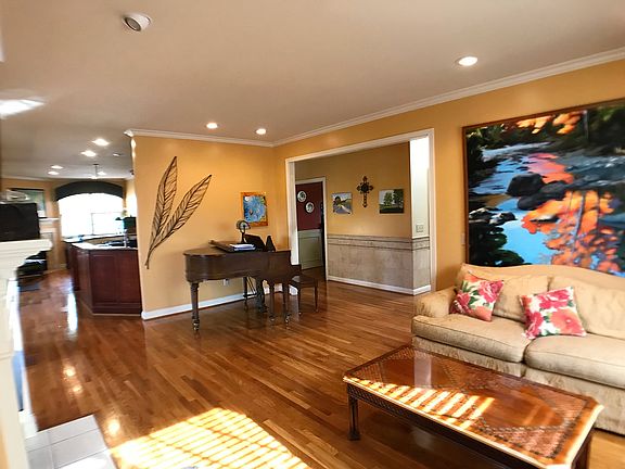 3rd image of 2200 Chesapeake Ct
