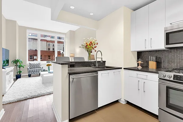 Rented by Cooper & Cooper Real Estate | media 2