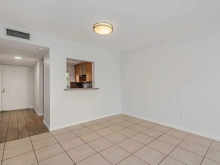 4111 Stirling Rd #308 — Photo 10