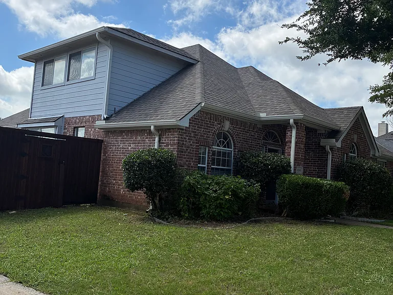 8240 Spring Ridge Dr — Photo 2