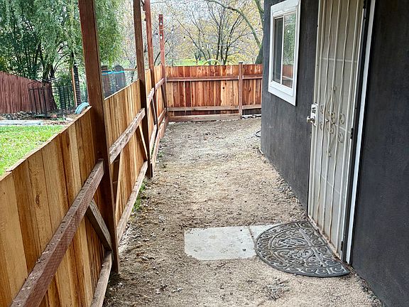 3rd image of 509 Dudley Dr #1