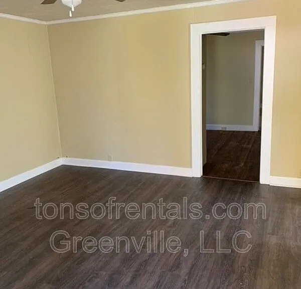 205 Curry St — Photo 2