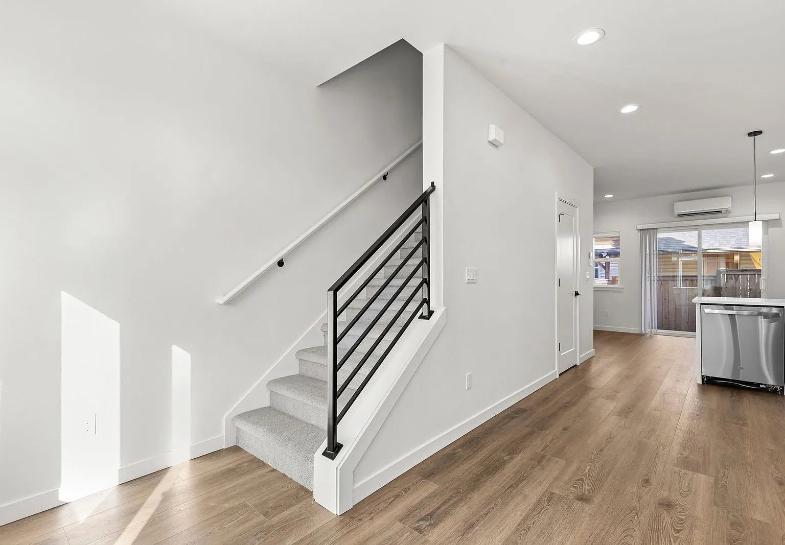 2 bed, 2.5 bath, 984 sqft, $2,795 — Photo 4