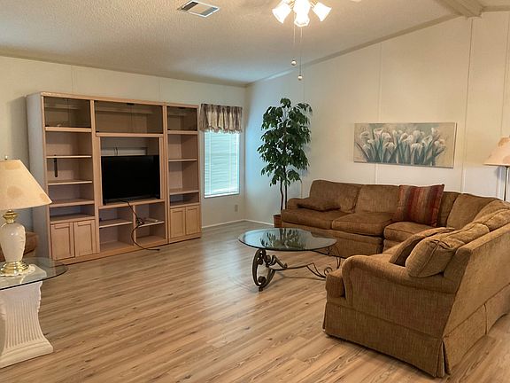 5th image of 4114 Voorne St