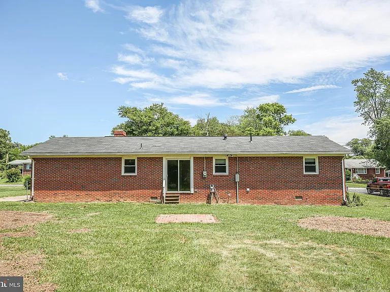 803 Grafton St — Photo 25