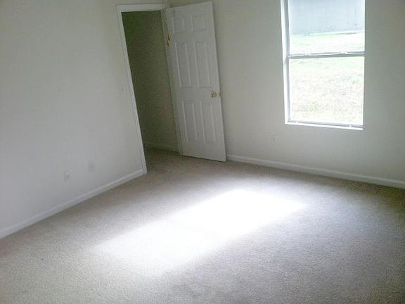 3rd image of 8734 Dandy Ave #1