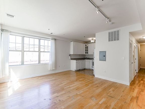 3rd image of 4401 Park Ave #201