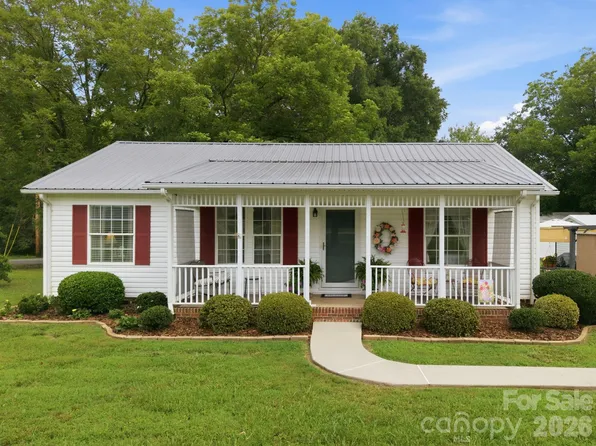 112 W 23rd St, Newton, NC 28658