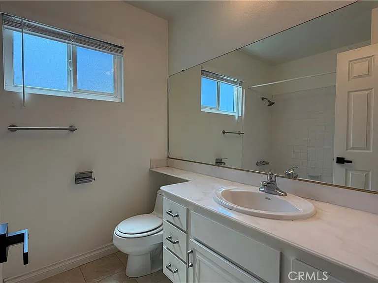 1637 Peacock Ln — Photo 24