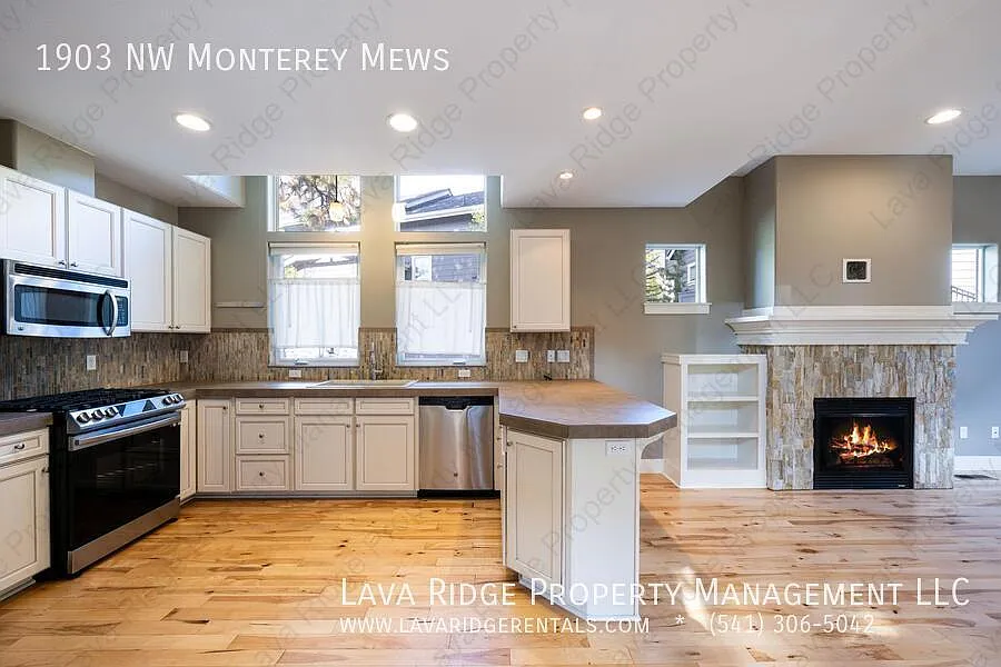2 bed, 1458 sqft, $2,700 — Photo 1