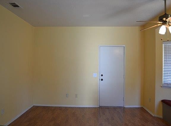 5th image of 1542 Squaw Valley Dr
