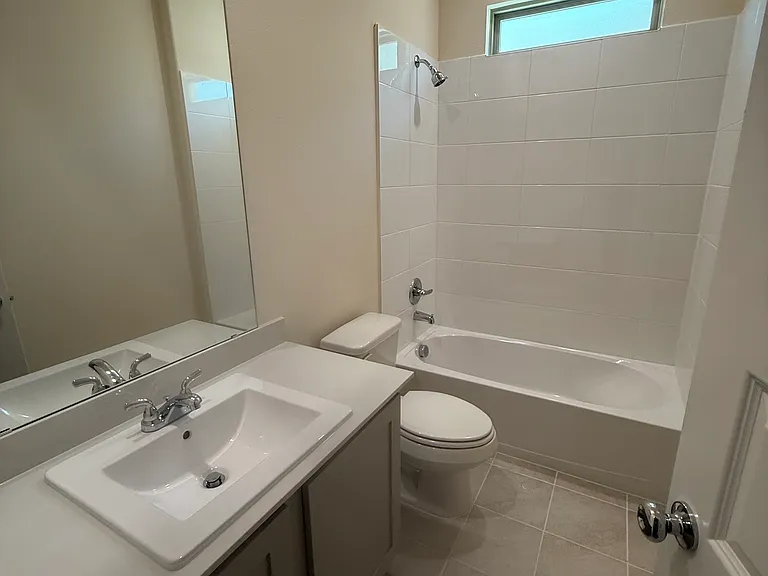 1000 Edgehurst Dr #1000 — Photo 3