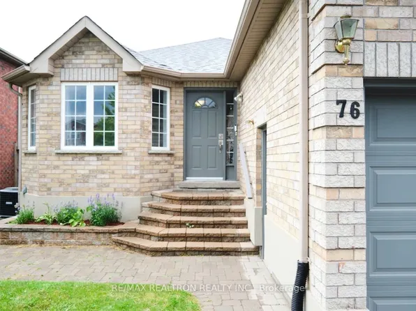 76 Larkin Dr, Barrie, ON L4M 7B4