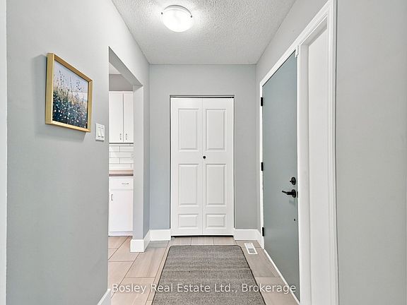 3rd image of 4 Griffin Rd