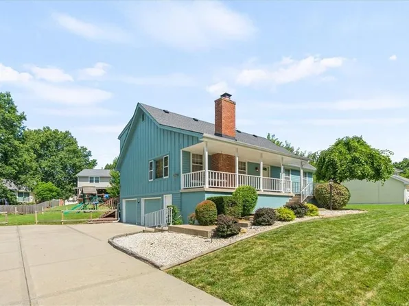 14500 Laquinta Dr, Grandview, MO 64030