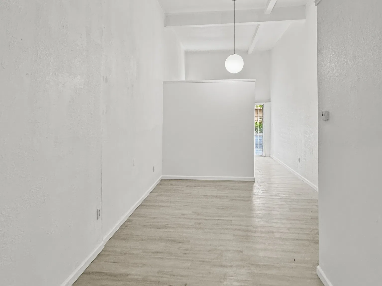 2 bed, 1100 sqft, $1,950 — Photo 3