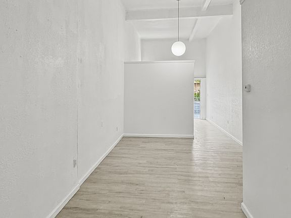 3rd image of 2869 38th Ave #2869