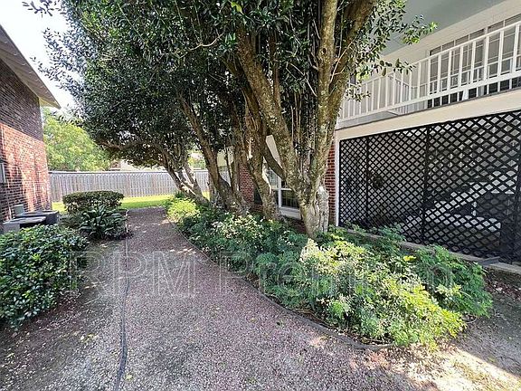 3rd image of 10438 Jefferson Hwy APT D